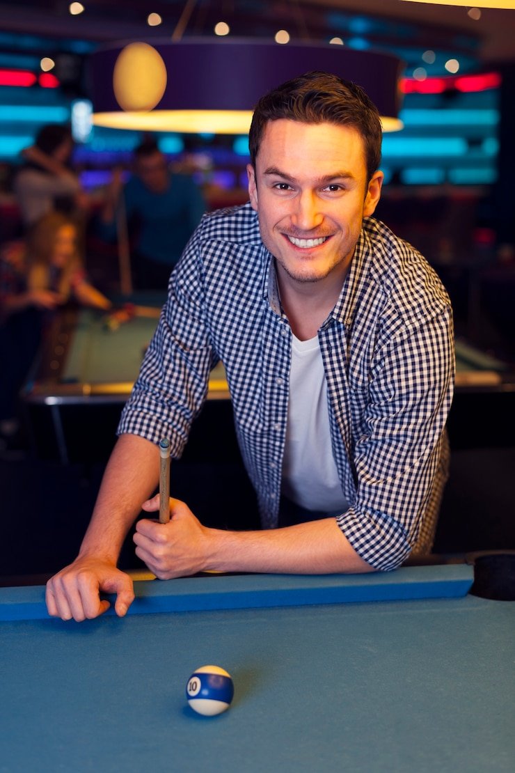 Live dealer at blackjack table at ditogel login